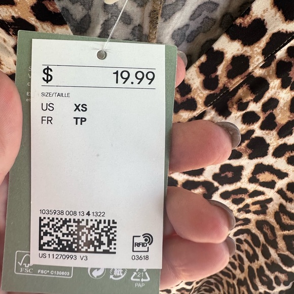 H&M V-Neck Shirtdress - Picture 3 of 6